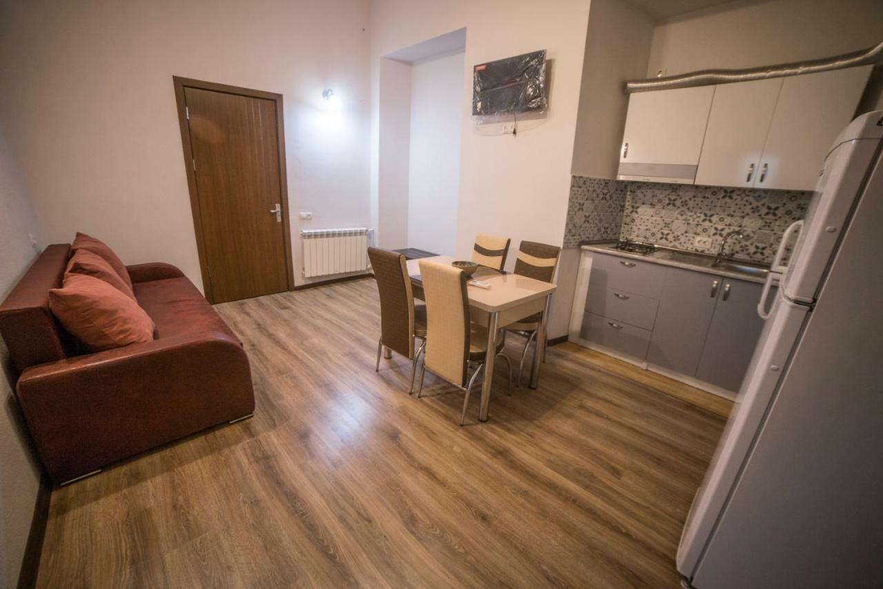 Your Apartment In This City N2 Tbilisi Eksteriør bilde