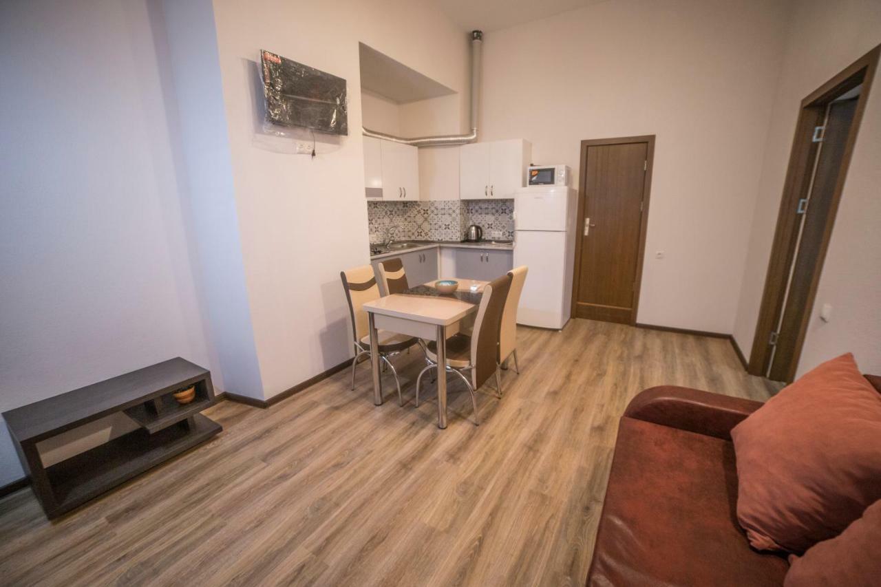 Your Apartment In This City N2 Tbilisi Eksteriør bilde